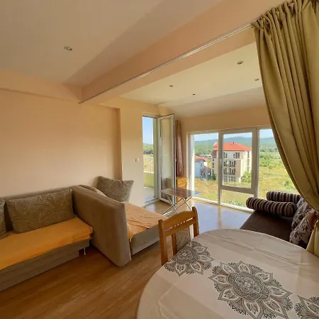 Апартамент Laguna Sunset Appatments, Sea And Mountain View Приморско